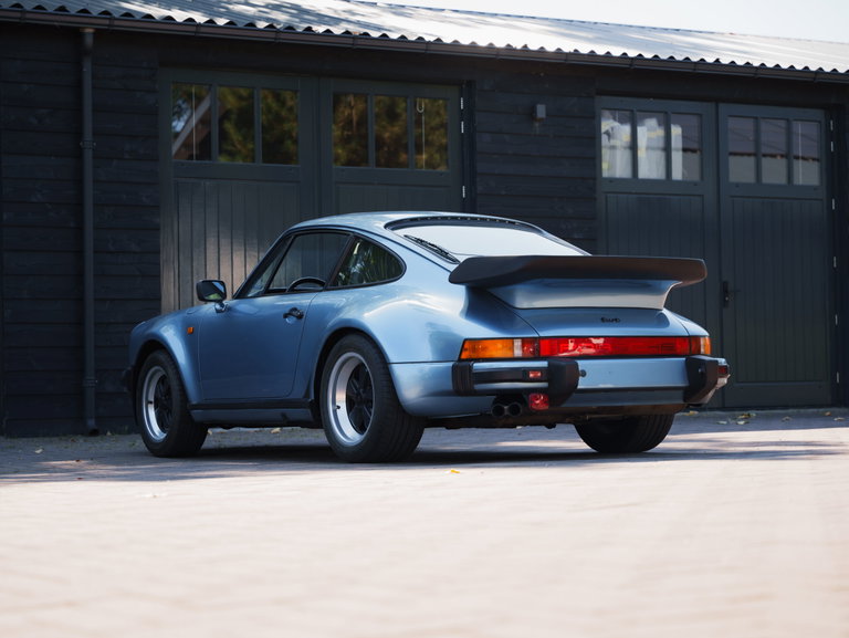 Porsche 911 Turbo 3.3