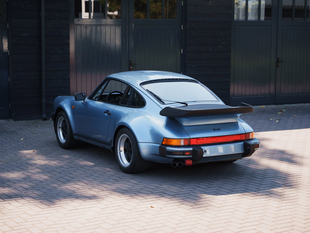 Porsche 911 Turbo 3.3