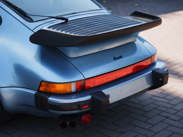 Porsche 911 Turbo 3.3