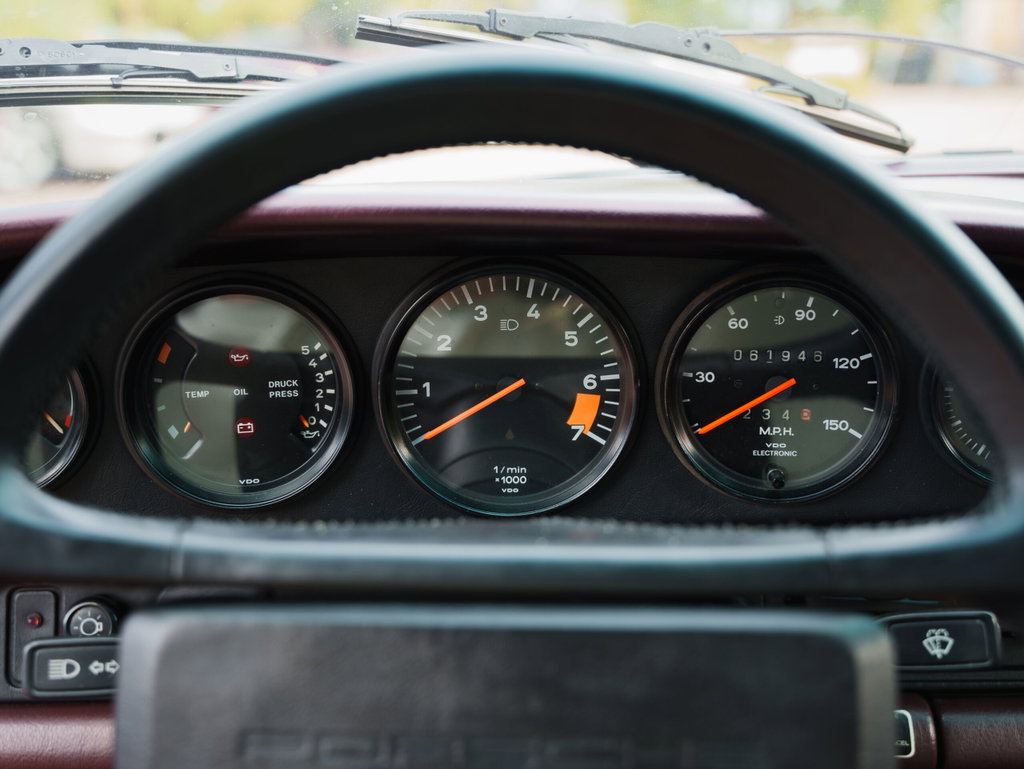 Porsche 911 Carrera 3.2 (US)