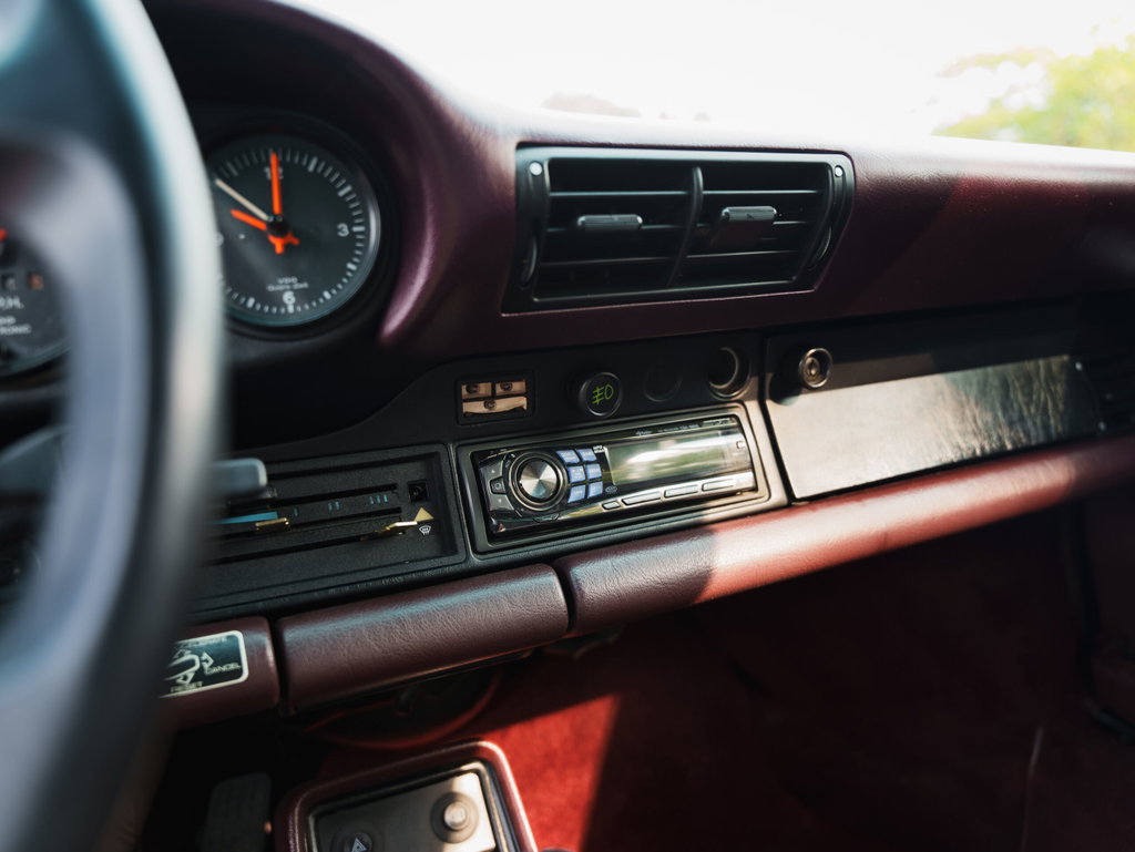 Porsche 911 Carrera 3.2 (US)