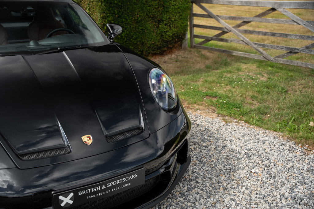 Porsche 992 GT3 Touring