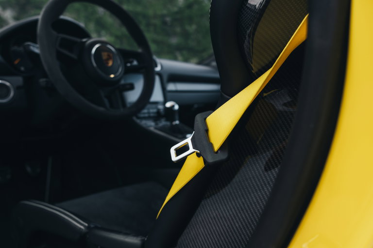 Porsche 718 Cayman GT4