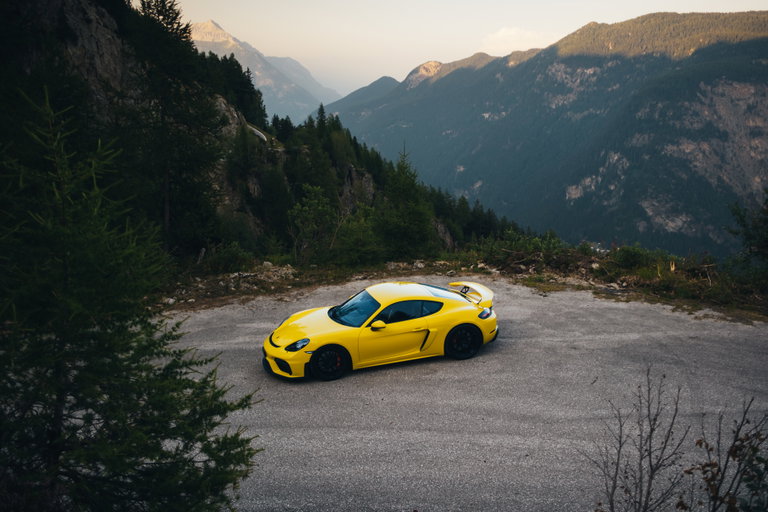 Porsche 718 Cayman GT4