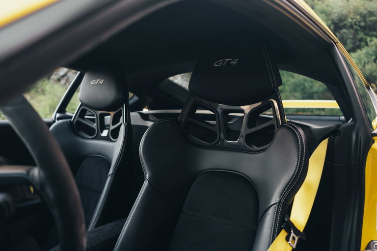 Porsche 718 Cayman GT4