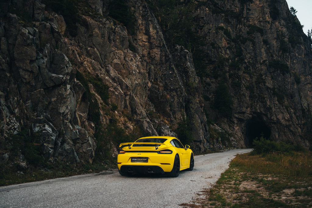 Porsche 718 Cayman GT4