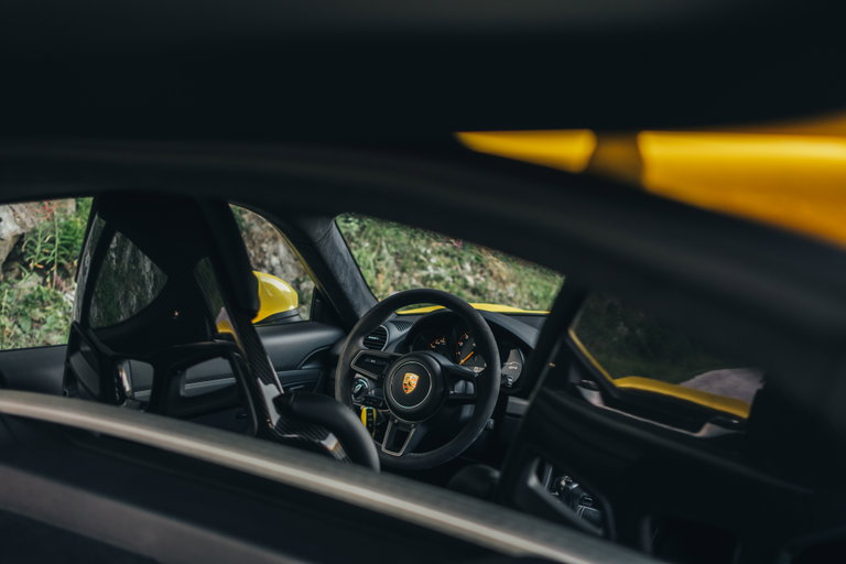 Porsche 718 Cayman GT4