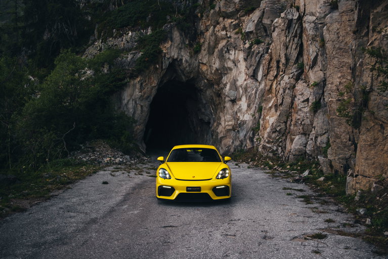 Porsche 718 Cayman GT4