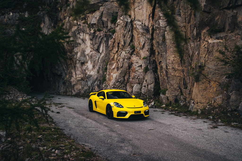 Porsche 718 Cayman GT4