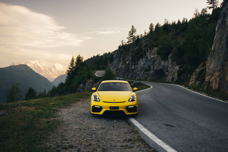 Porsche 718 Cayman GT4