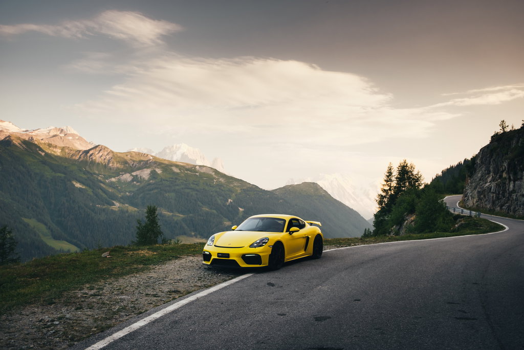 Porsche 718 Cayman GT4