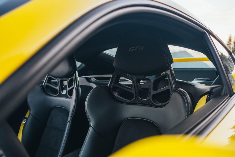 Porsche 718 Cayman GT4