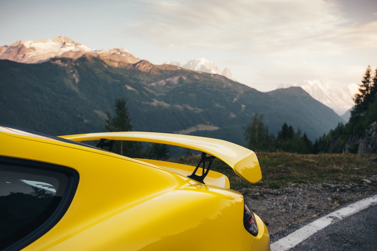 Porsche 718 Cayman GT4