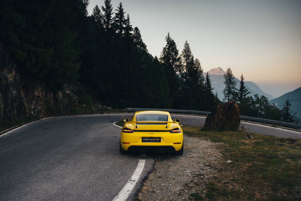 Porsche 718 Cayman GT4