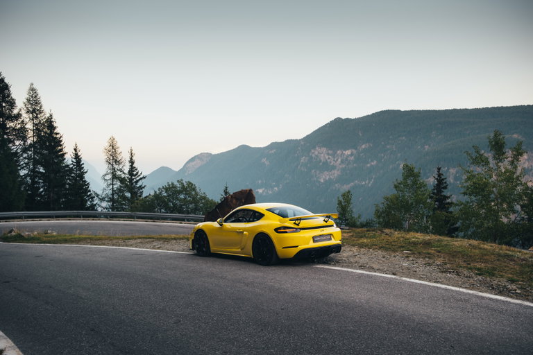 Porsche 718 Cayman GT4