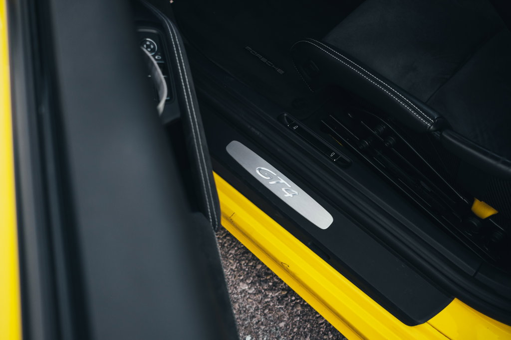 Porsche 718 Cayman GT4