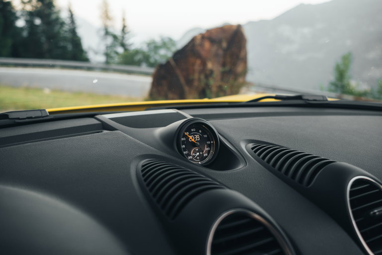 Porsche 718 Cayman GT4