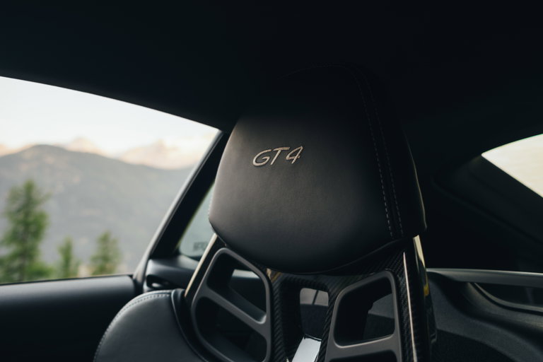 Porsche 718 Cayman GT4