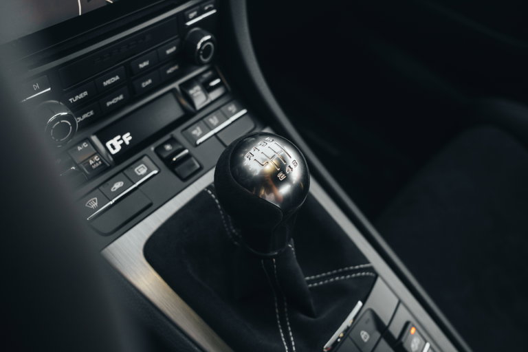 Porsche 718 Cayman GT4