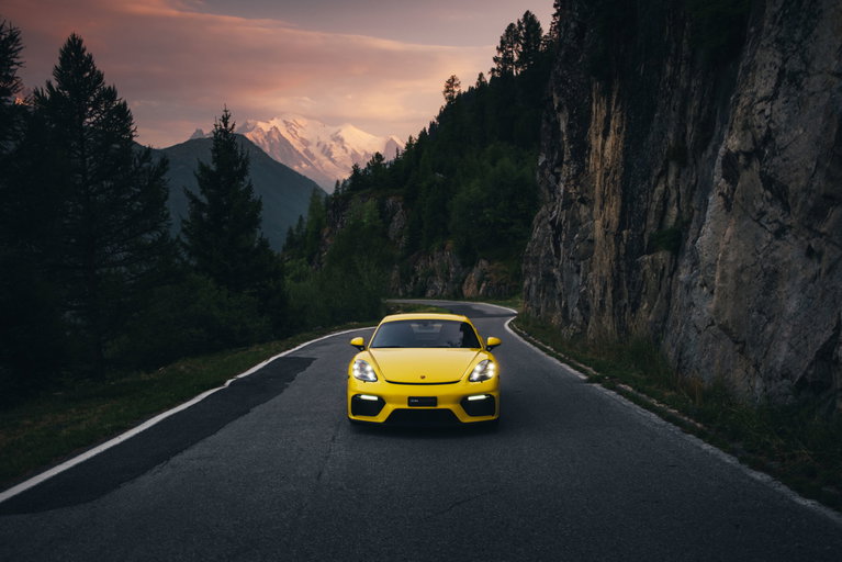 Porsche 718 Cayman GT4