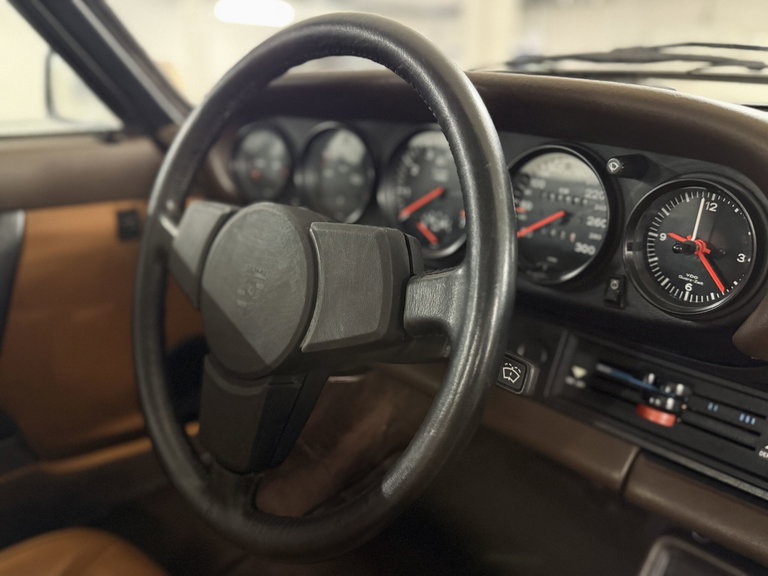 Porsche 911 Turbo 3.3