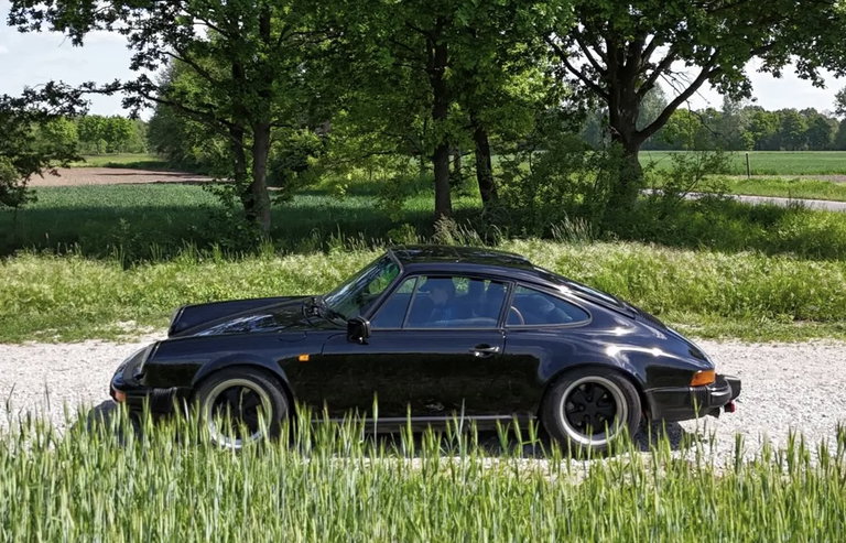 Porsche 911 Carrera 3.2