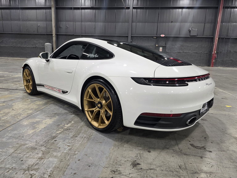 Porsche 992 Carrera