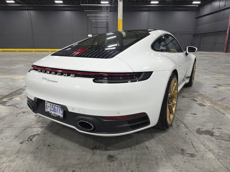 Porsche 992 Carrera