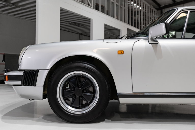 Porsche 911 Carrera 3.0