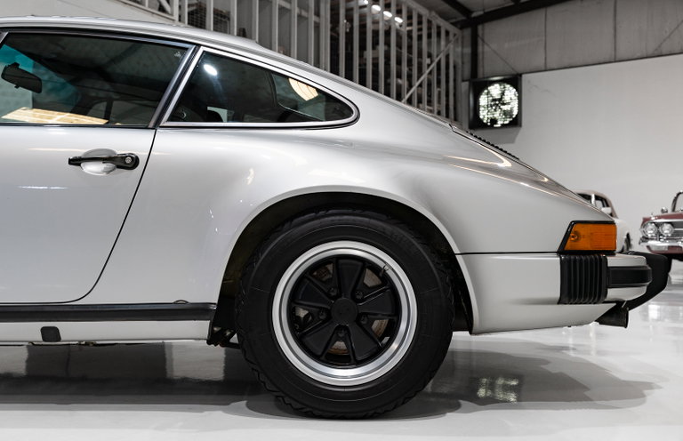 Porsche 911 Carrera 3.0