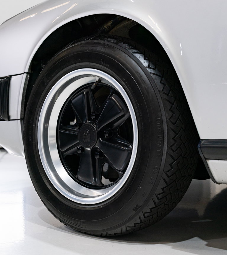 Porsche 911 Carrera 3.0