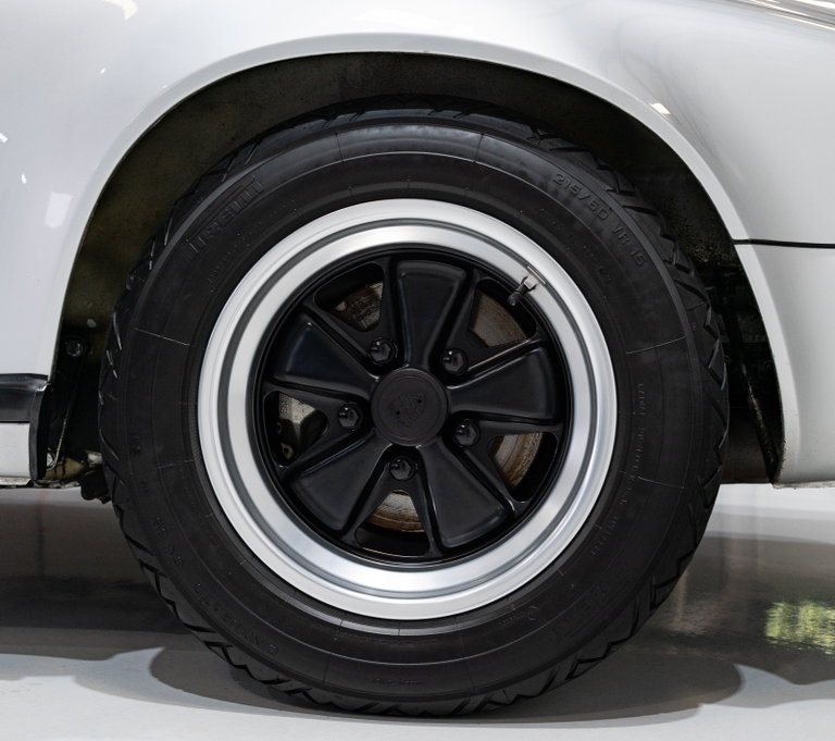 Porsche 911 Carrera 3.0