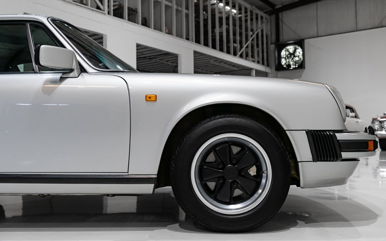 Porsche 911 Carrera 3.0