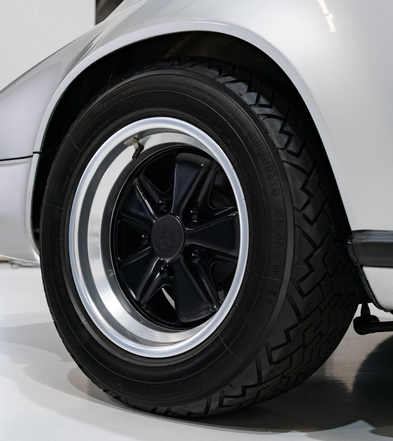 Porsche 911 Carrera 3.0