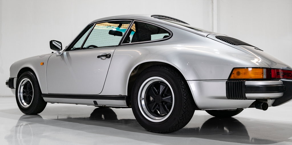 Porsche 911 Carrera 3.0