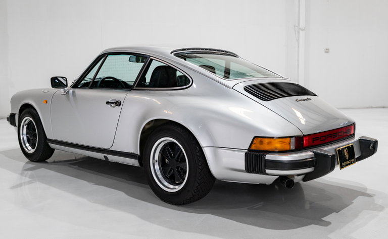 Porsche 911 Carrera 3.0