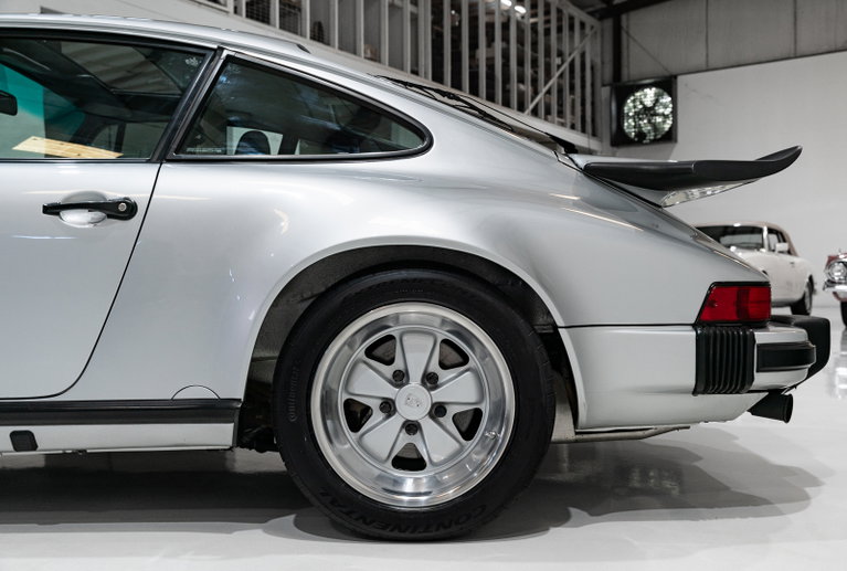 Porsche 911 Carrera 3.2 “25 Jahre 911”