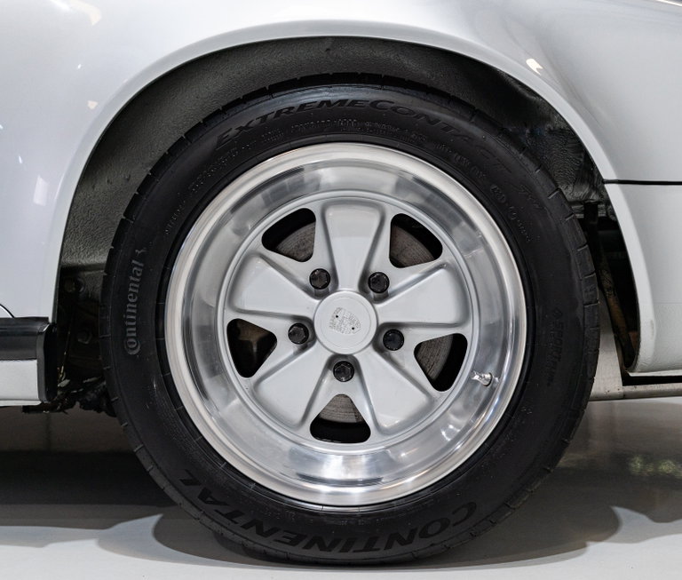 Porsche 911 Carrera 3.2 “25 Jahre 911”