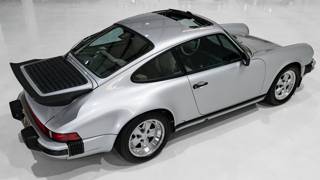 Porsche 911 Carrera 3.2 “25 Jahre 911”