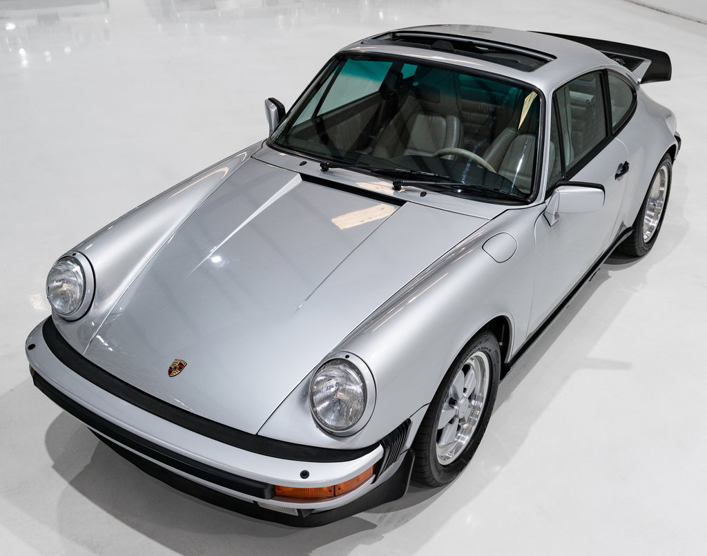 Porsche 911 Carrera 3.2 “25 Jahre 911”