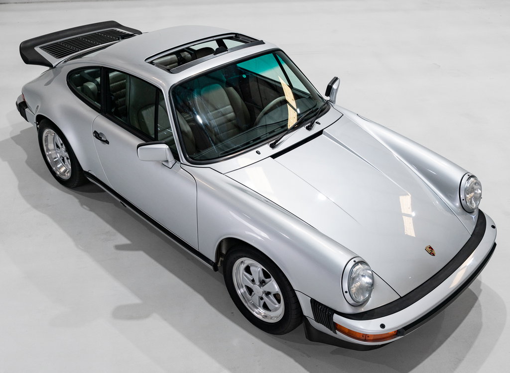 Porsche 911 Carrera 3.2 “25 Jahre 911”