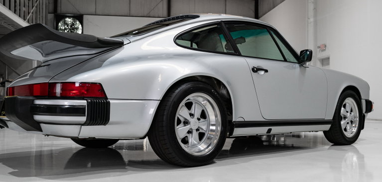 Porsche 911 Carrera 3.2 “25 Jahre 911”