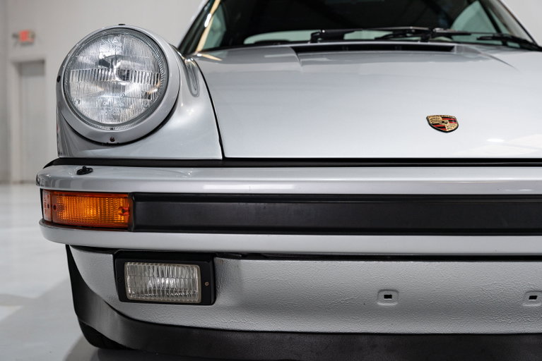 Porsche 911 Carrera 3.2 “25 Jahre 911”