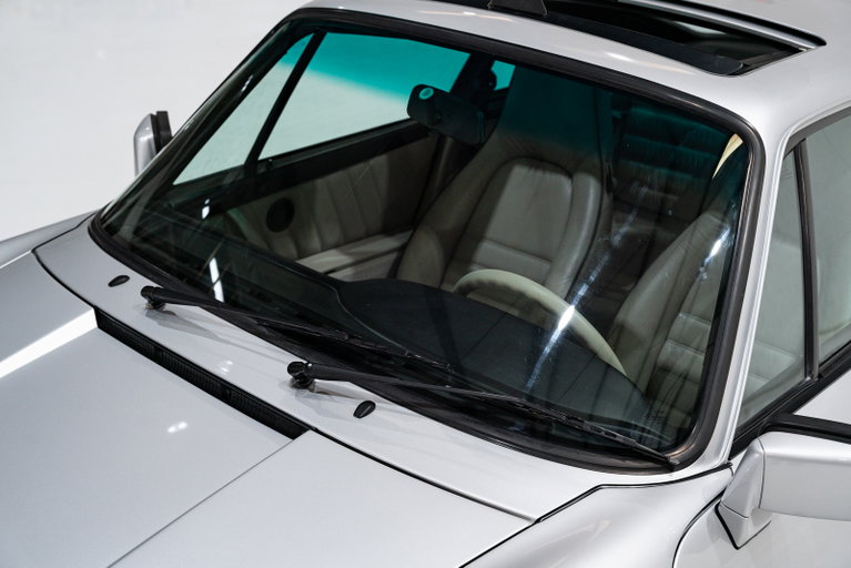 Porsche 911 Carrera 3.2 “25 Jahre 911”