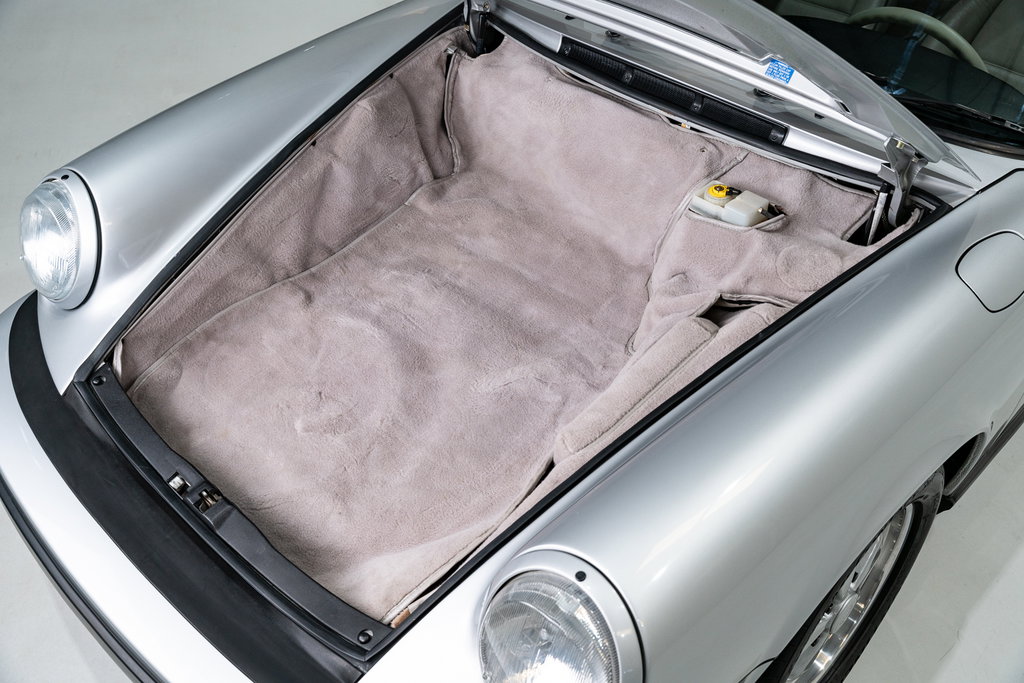 Porsche 911 Carrera 3.2 “25 Jahre 911”