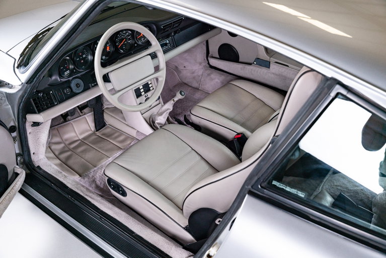 Porsche 911 Carrera 3.2 “25 Jahre 911”