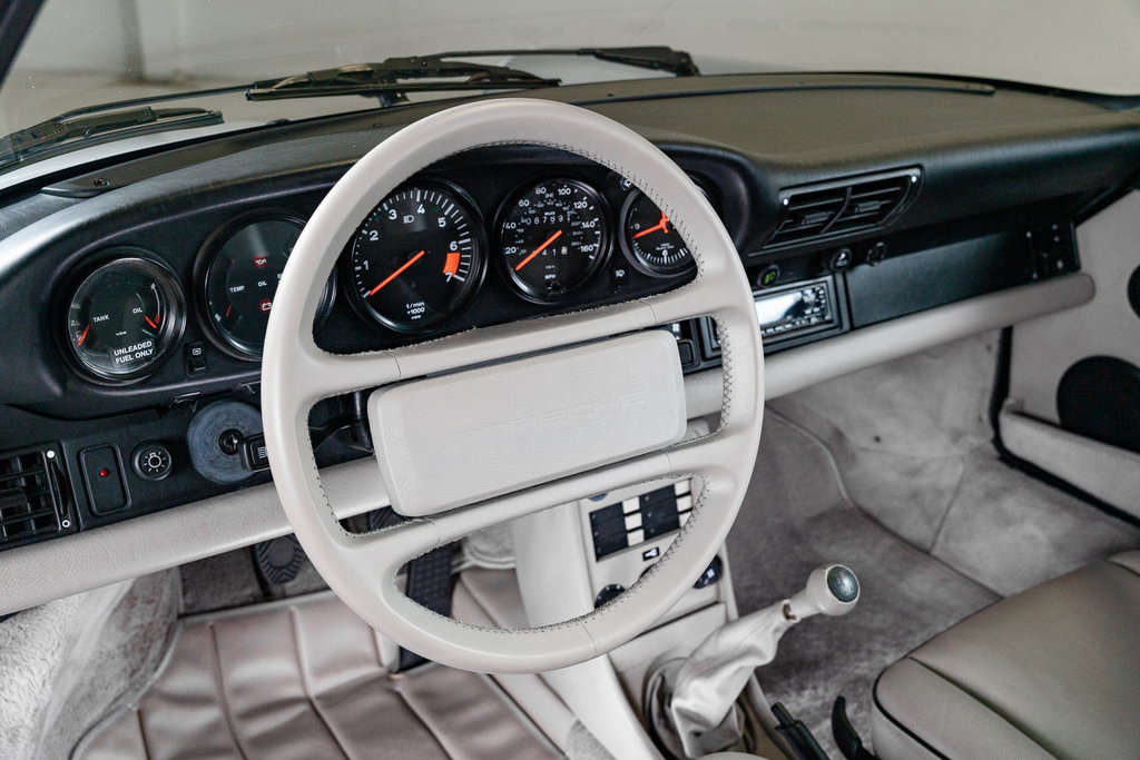 Porsche 911 Carrera 3.2 “25 Jahre 911”
