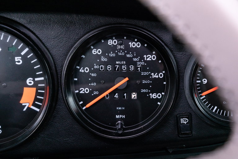 Porsche 911 Carrera 3.2 “25 Jahre 911”