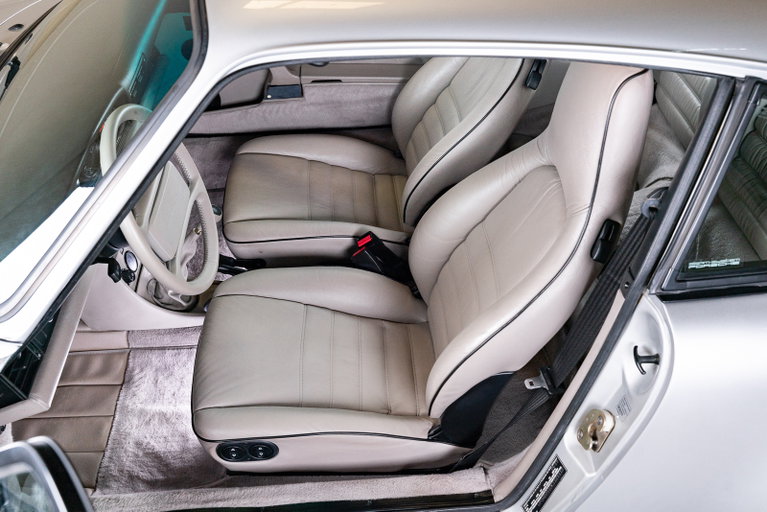 Porsche 911 Carrera 3.2 “25 Jahre 911”
