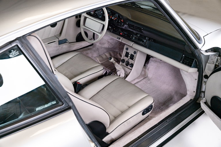 Porsche 911 Carrera 3.2 “25 Jahre 911”